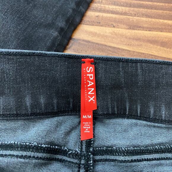 Spanx Women's Vintage Distressed Ankle Skinny Jeans Black Pull On Size Medium - Picture 5 of 16